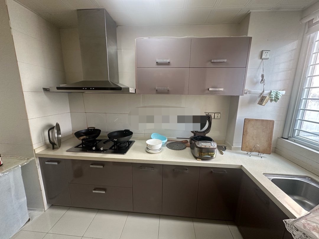 165，急售，城南，紫金城，精装大三房边户，200平大露台，证件满二，南北双阳台，单价5300