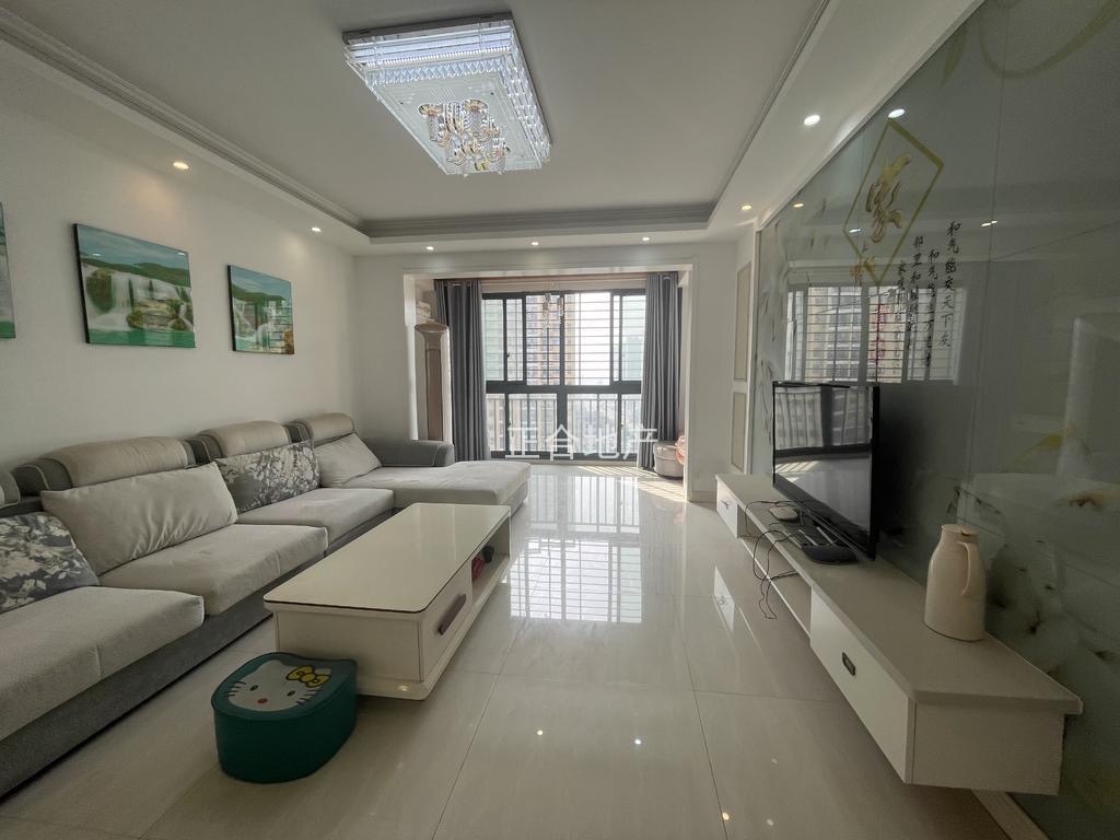 亏本出，城南 新街 ，精装三房，单价5000，边户，南北通透，中间好楼层 。老证