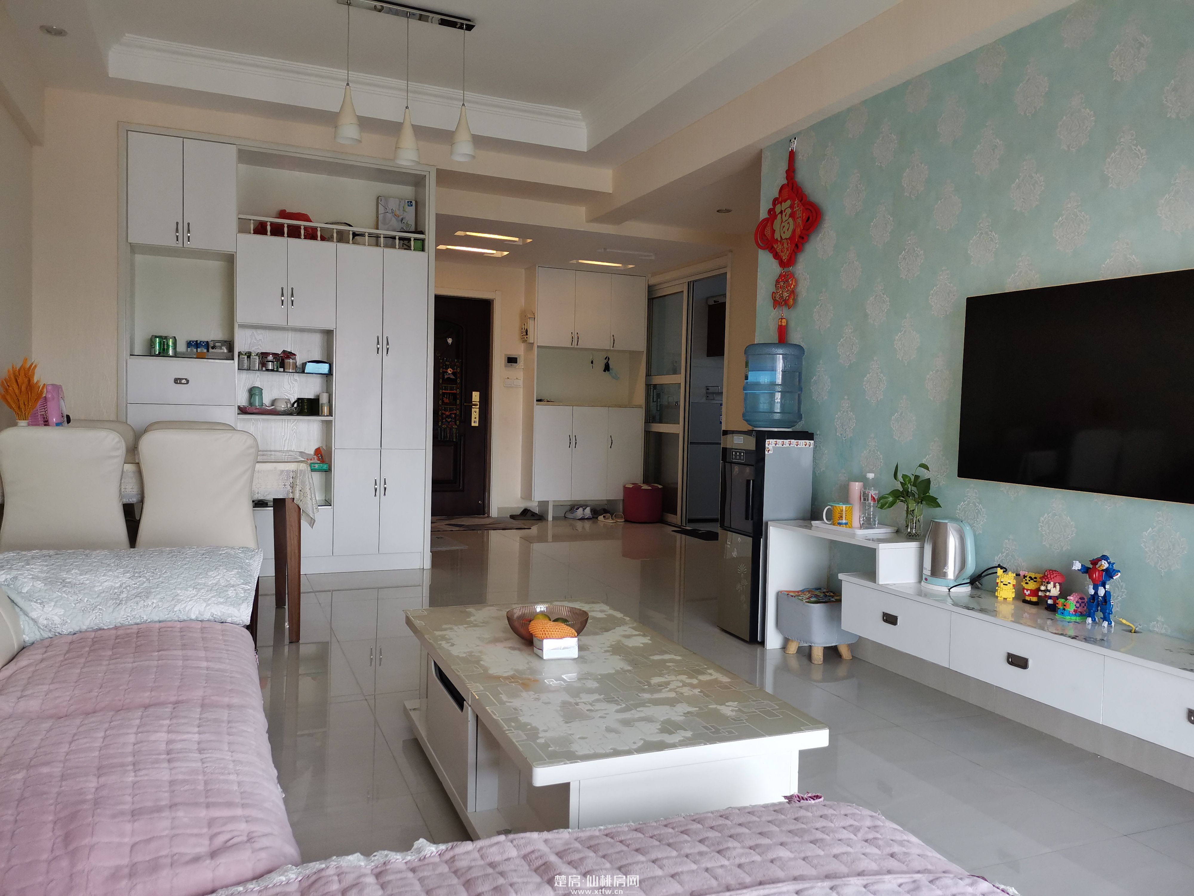 采光通风好，精装房拎包入住！楼下是新天地广场、好邻居商圈，旁边是沔街校区