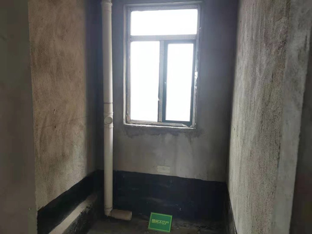 金港瑞景.毛坯三房.看房方便