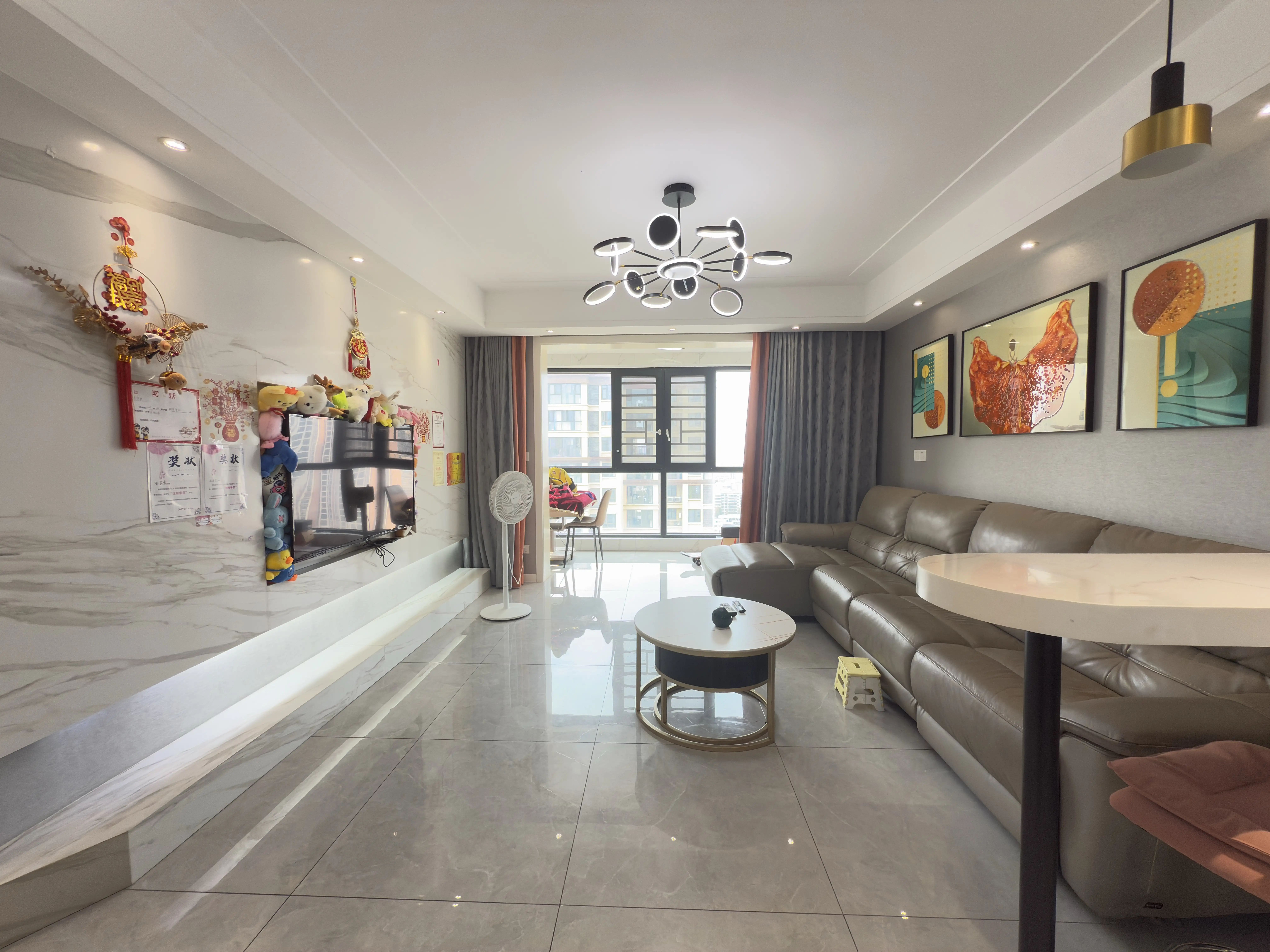 城南，领秀城，边户。精装三房，南北双阳台，凤凰楼层