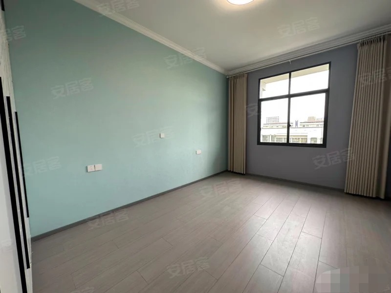 368，仙桃中学旁，复式楼，加装电梯小高层，好楼层，老证，大院子好停车，单价3300+，