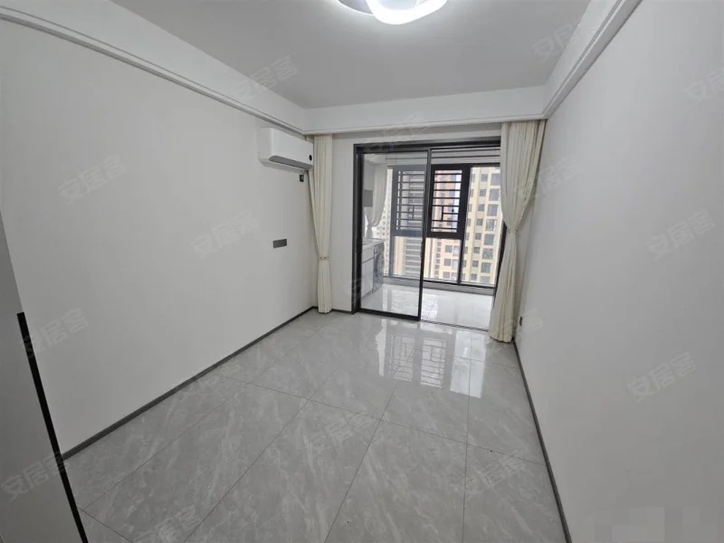 395，南城新区，交投满庭春，精装四房，单价5千多点，拎包住，捡漏