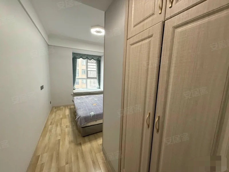 319，大洪实验二小旁，英伦名邸，电梯小高层，精装3房，保养成色好，证满二