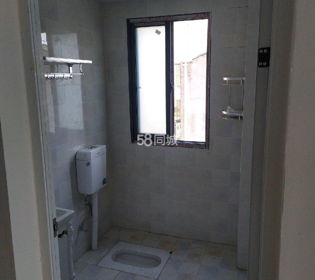 英伦名邸对面110平直租无中介费