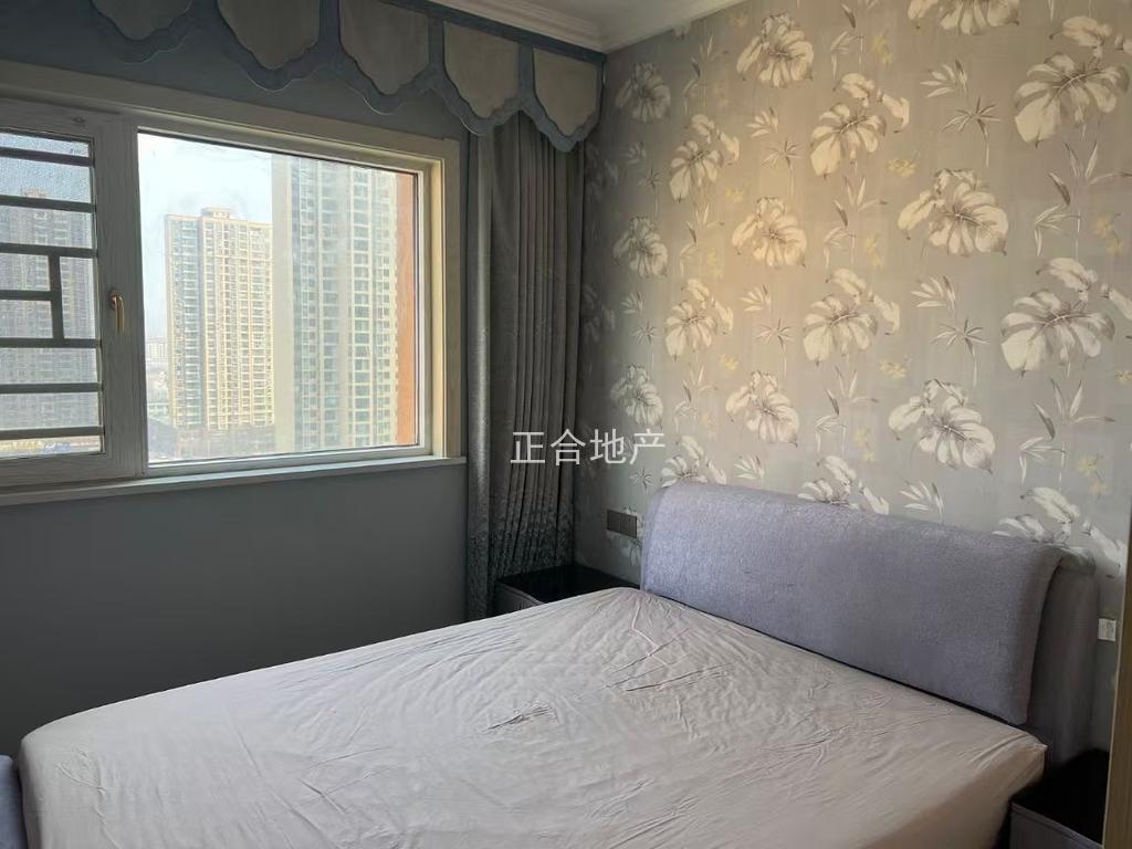 捡漏，满‮春庭‬，电梯小‬高层，好楼层16楼，东边户，​精装三房，​送‬车位，