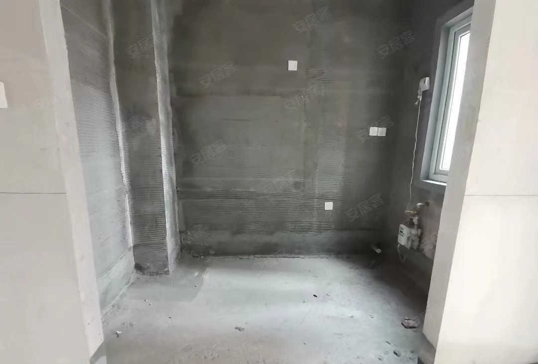 62，城南一梯一户，电梯洋房，直接入户，南北双阳台，房东亏本出