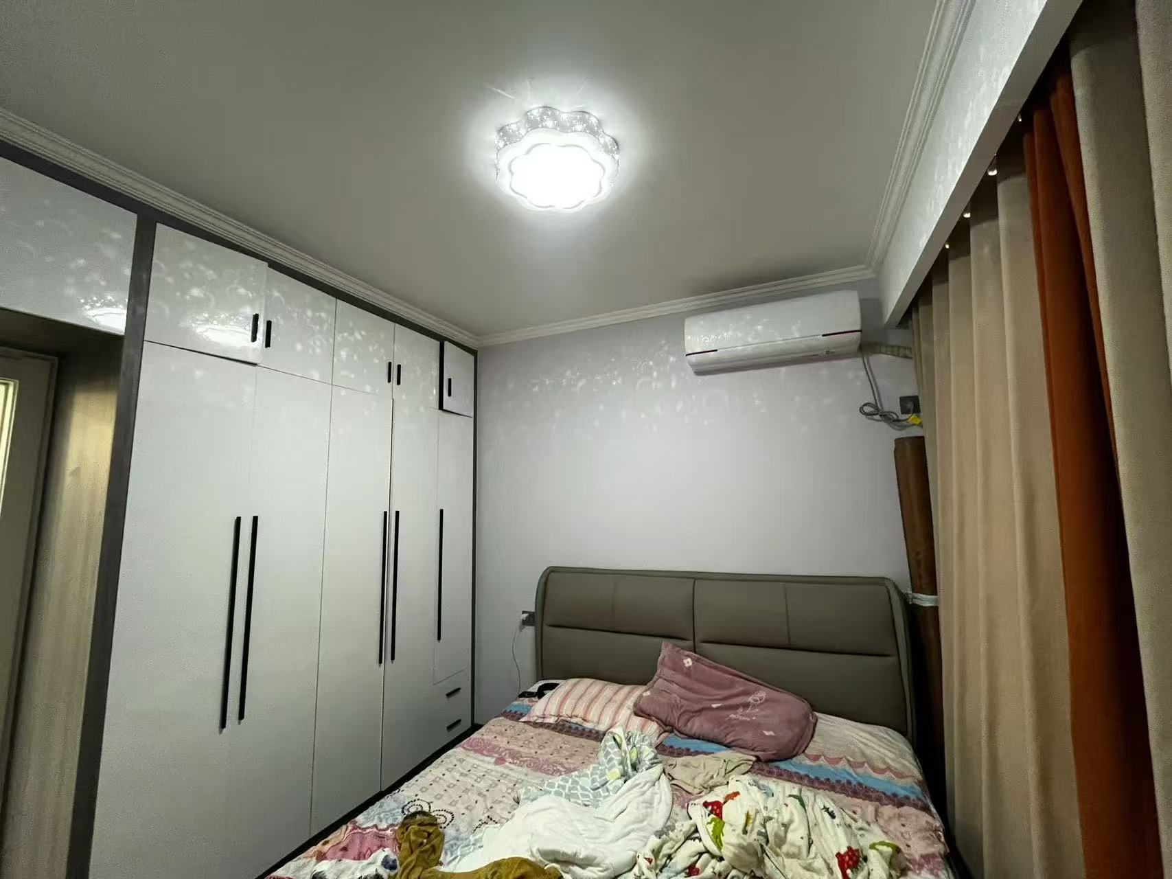 城南，电梯精装3房2厅，新城花园，好楼层9楼，一口价50万，满二