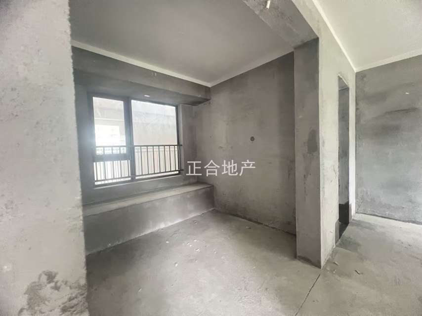 捡漏，吾悦广场，54万送车位，现房，不是一楼顶楼​，单价4900