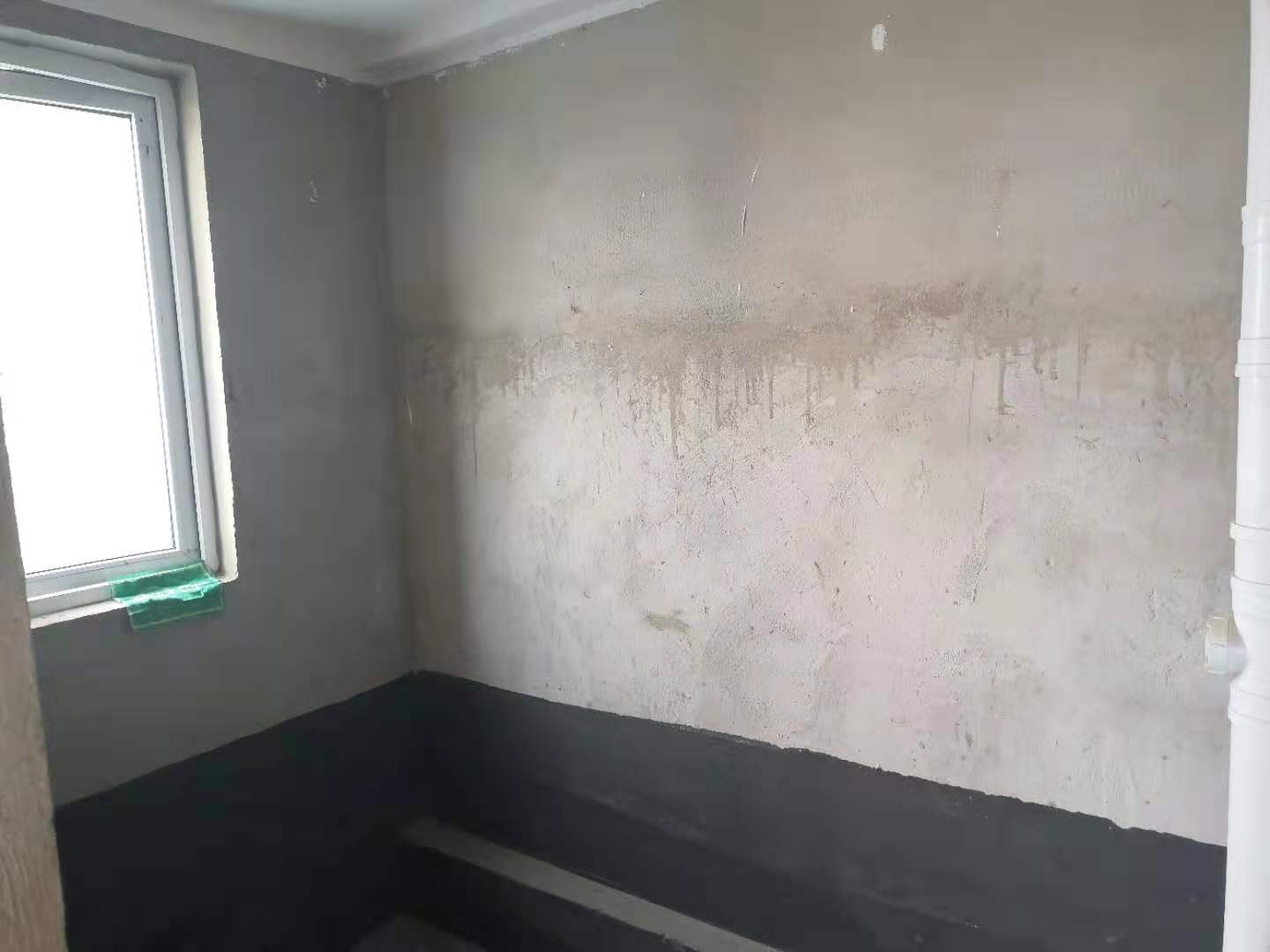 森林国际两面都临湖的湖景房毛坯三室两厅两卫看房方便