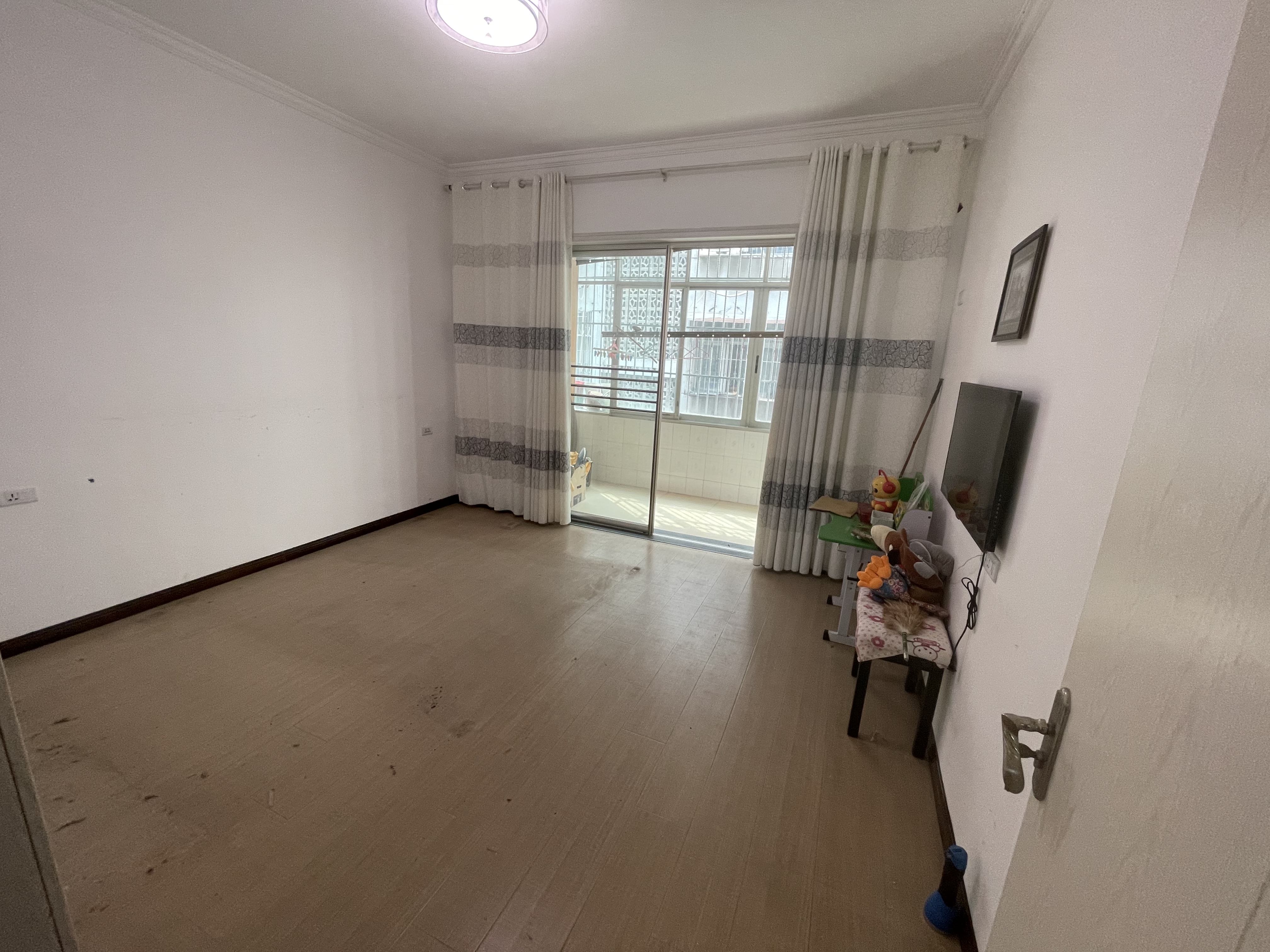 农办宿舍集体证城市广场后面步梯3楼装修成色新近商城