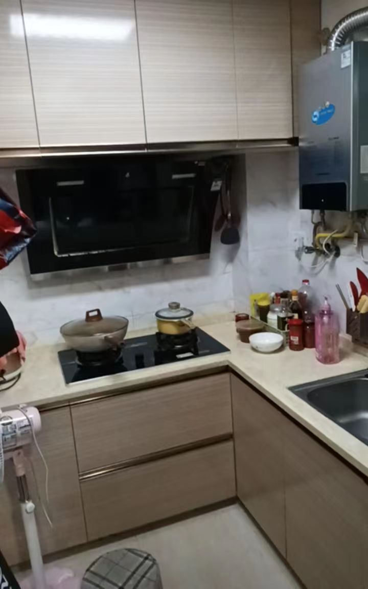 新天地沃尔玛在楼下70年产权一室一厅有阳台