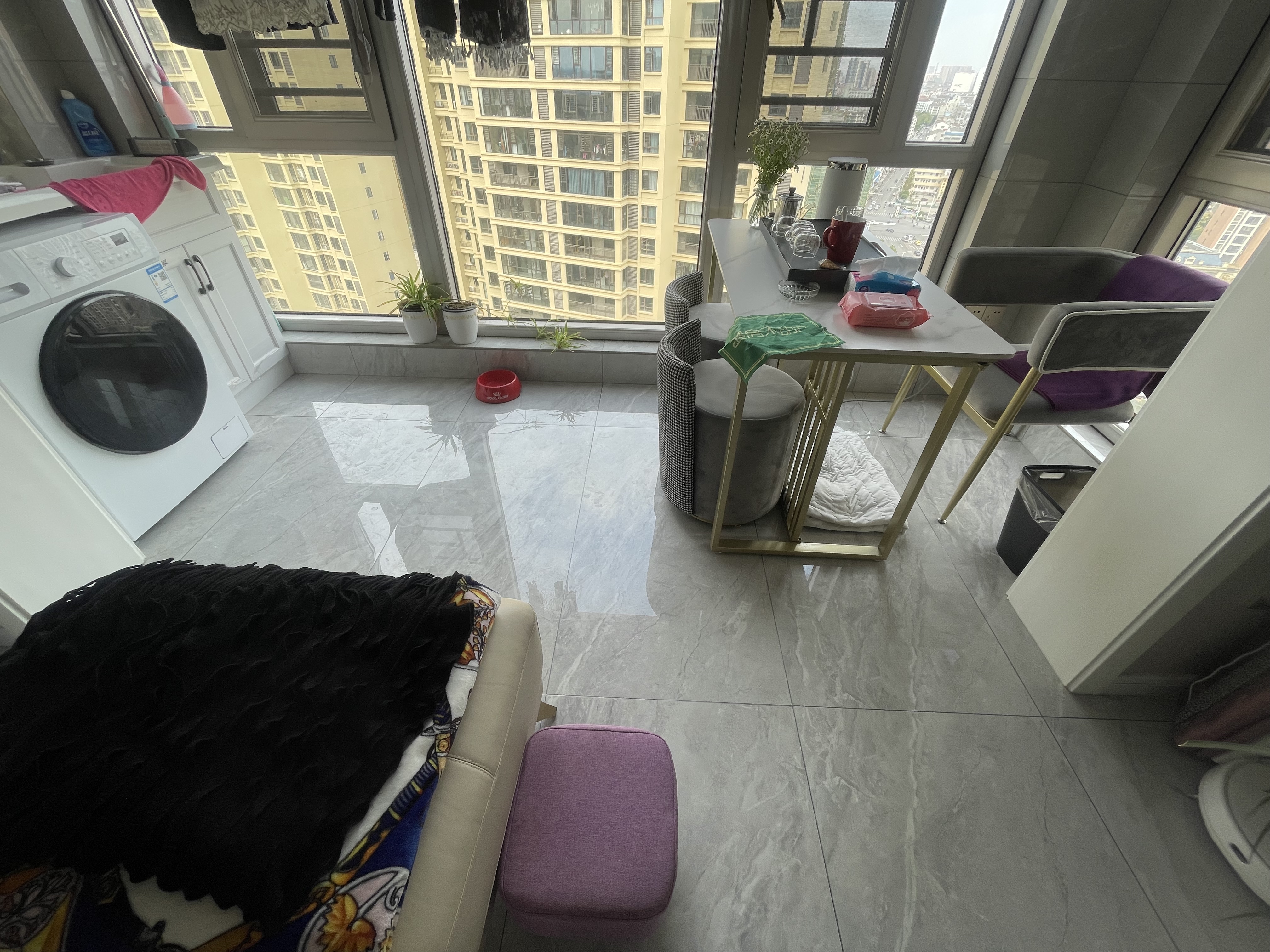 城南领秀城.精装三房.现代风格.边户.视野好采光好.小区绿化环绕.拎包入住