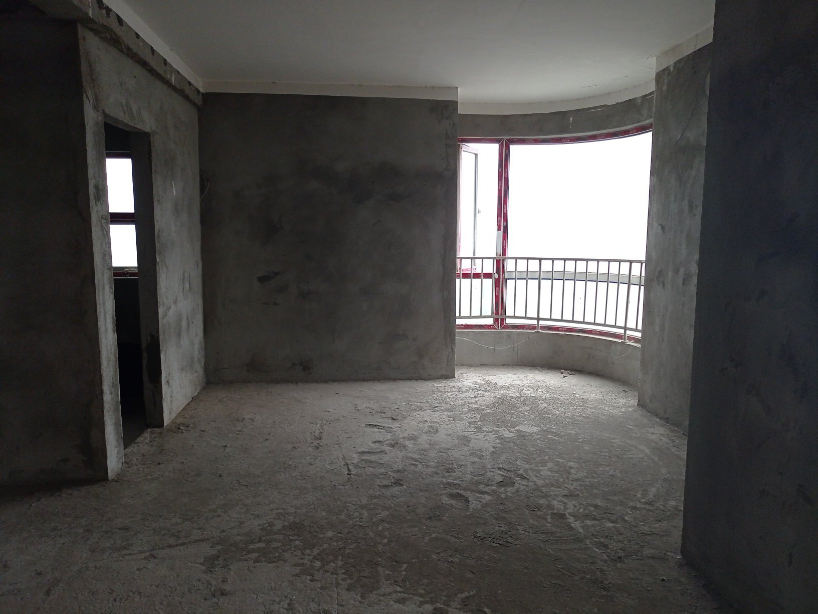 公园旁的家城东公园世家135平毛坯4房76万证件满二有钥匙 看房单价才5600要的速度