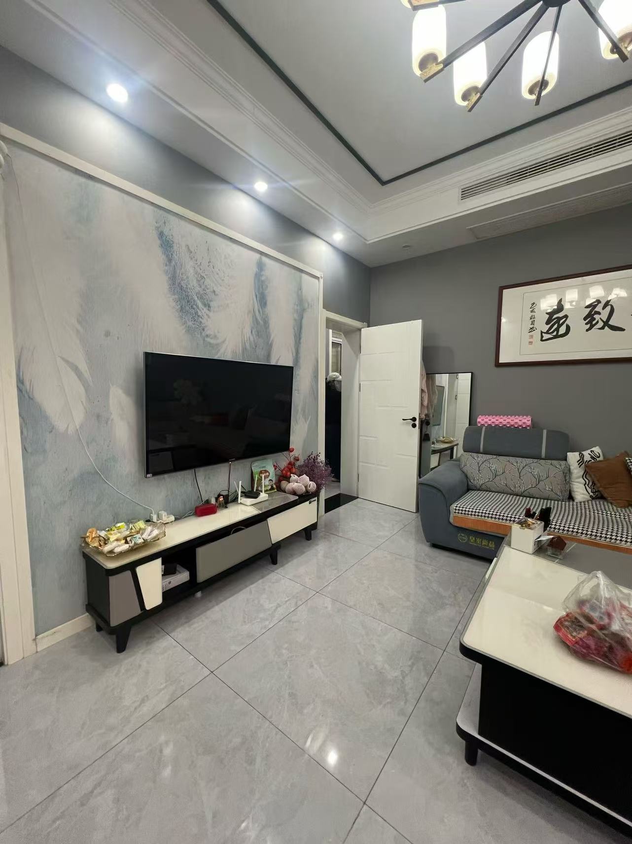 捡漏2，东区车站旁，步梯好楼层2楼，精装3房2厅，有证，拎包入住