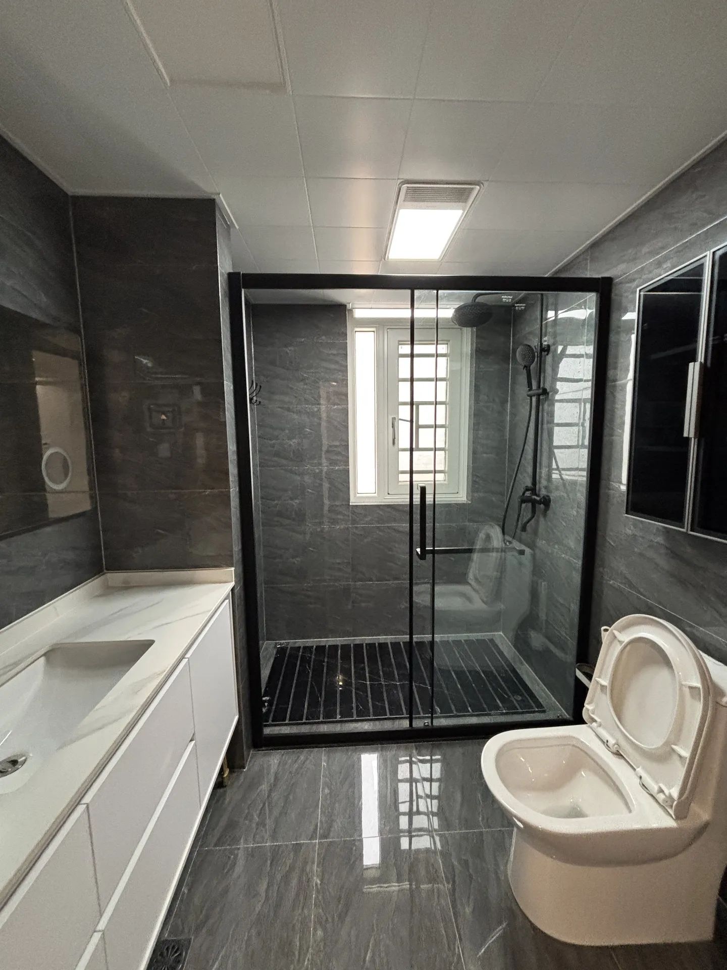 城南，荣怀，精装两房，小高层，中间好楼层，证满二