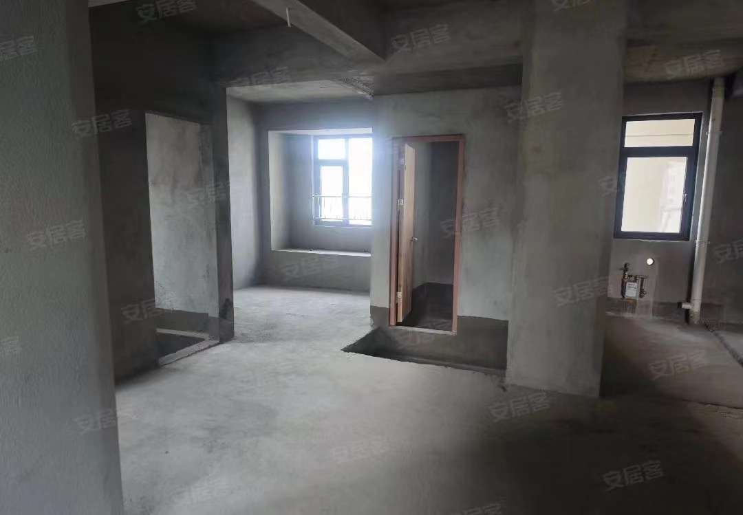 32，城南望府边户好楼层，送车位，户型方正，采光好