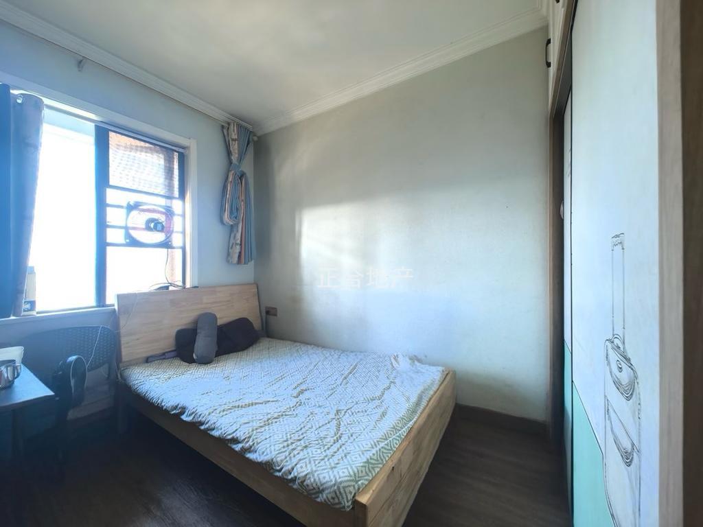 吾悦旁，电梯小高层，荣怀，精装三房二卫，证件满二。采光好，好楼层