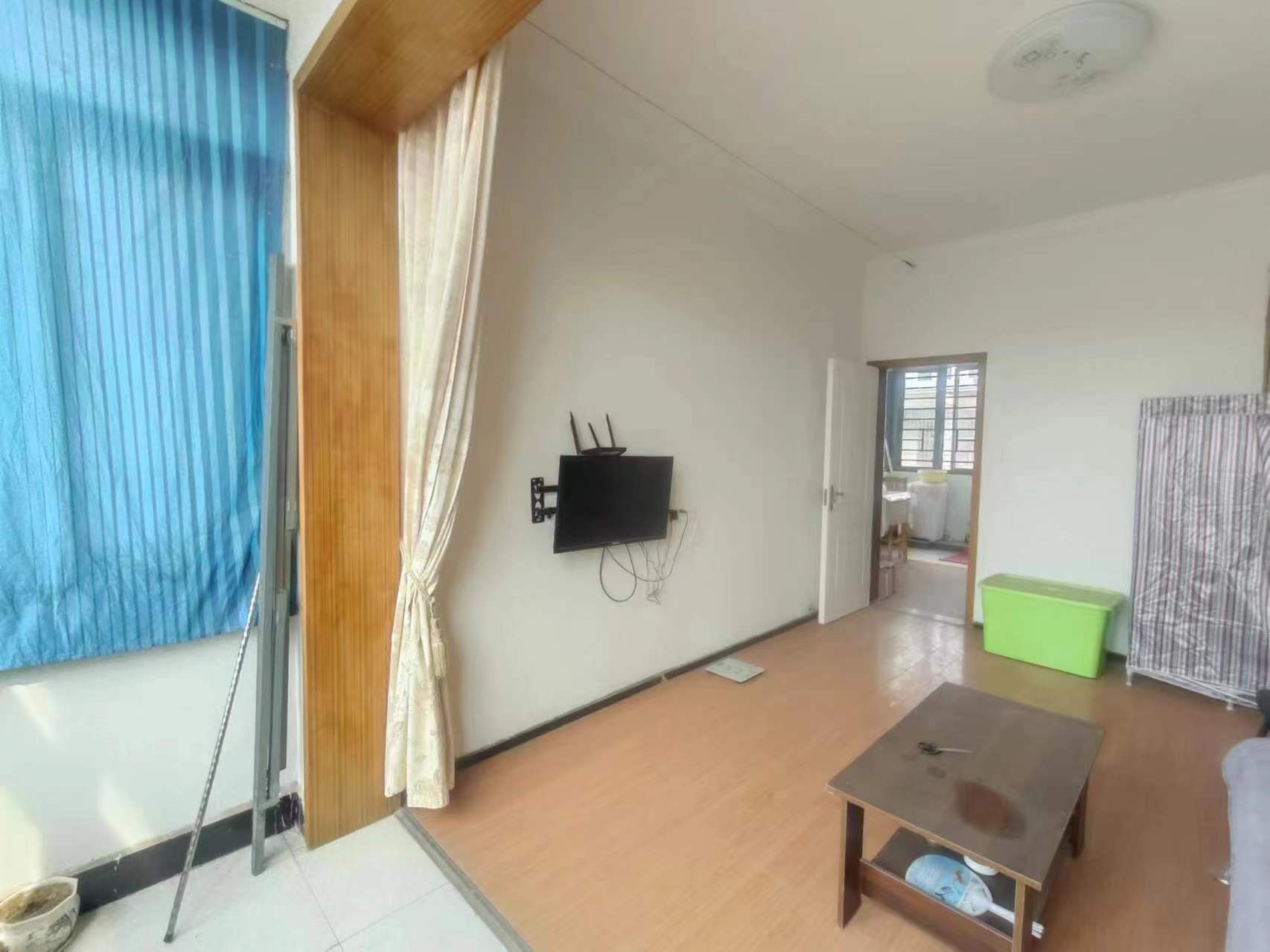 丝织厂宿舍  四中附近   成色比较新  15万