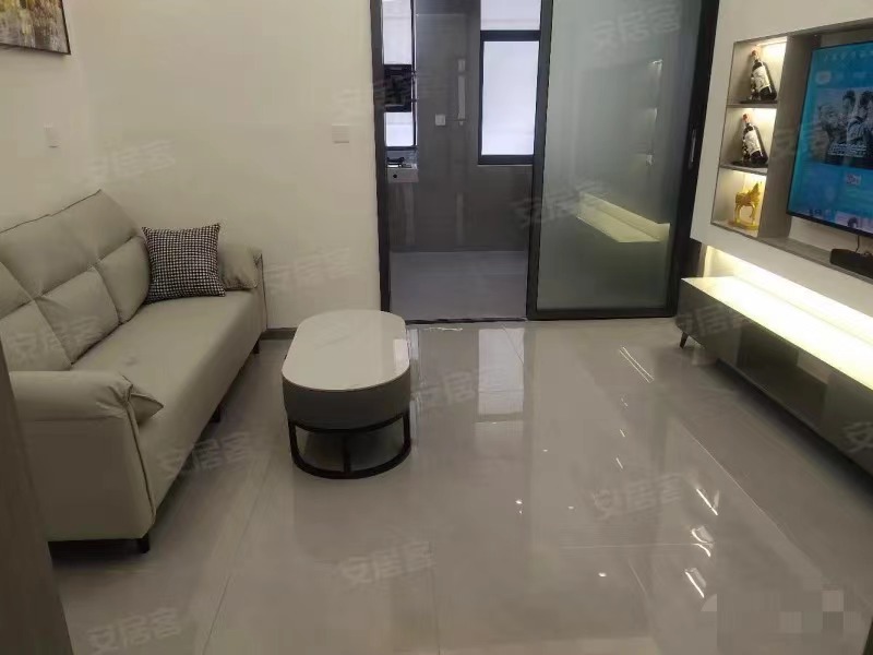 198，降价了，捡漏，带大院子的1楼来啦！​！​精装三房，出门学笑，菜场！​不动产在手，证满二！​