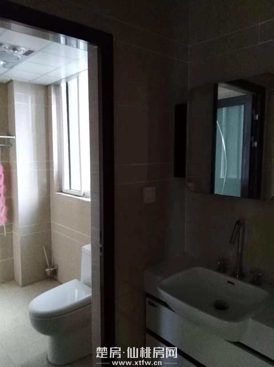 精装修大房，家电齐全，可拎包入住