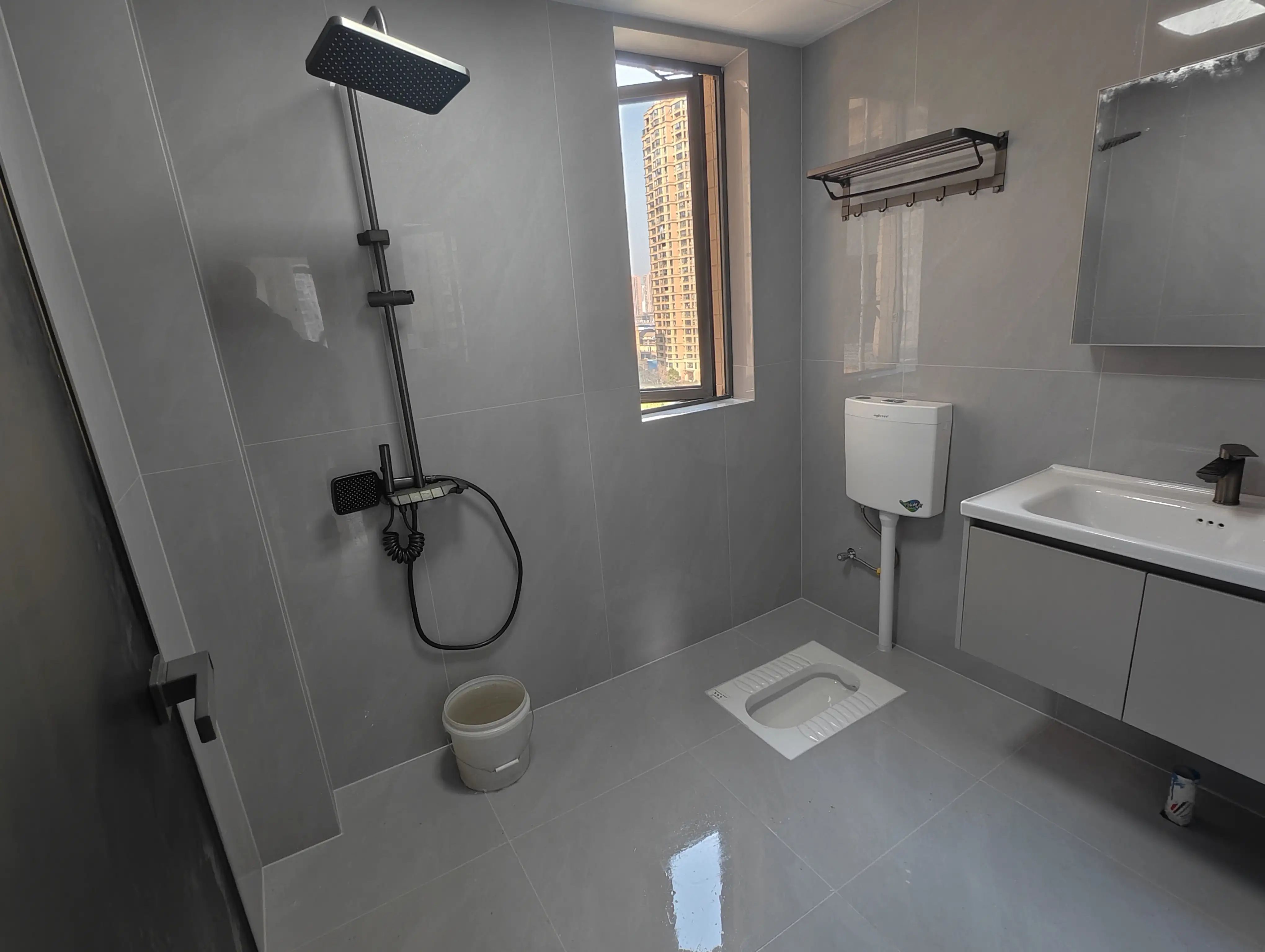 捡漏，御台公馆，电梯小高层10楼，精装两房，证满二