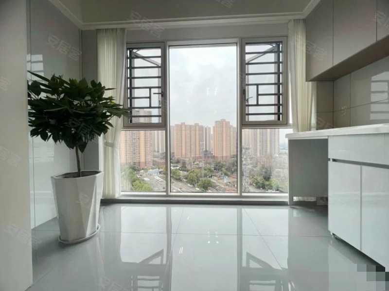 鸿昇现代城，全新装修，精装2房2卫，实验五小新三中​，满五，好楼层，全屋品牌