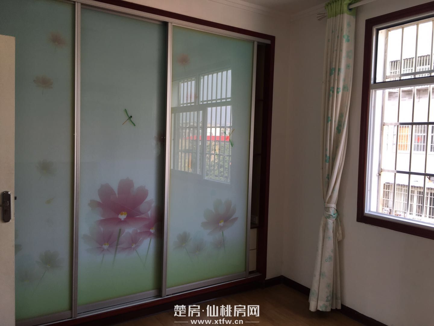 金园凤凰小区精装3室2厅出租