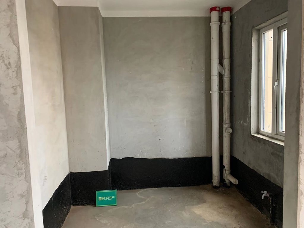 森林国际.毛坯大三房.南北通透双阳台.证件满二.看房方便