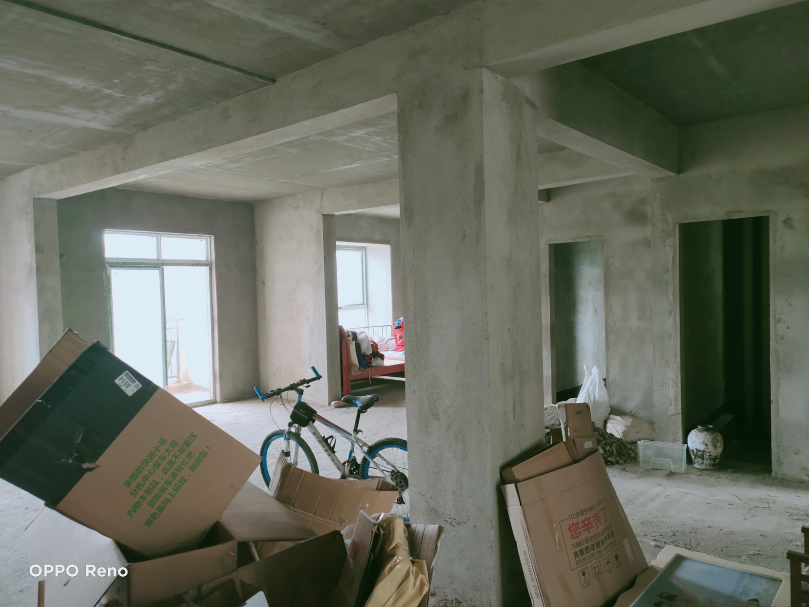 水云间131平电梯，赠送双超阳台湖景房。可任意豪装。