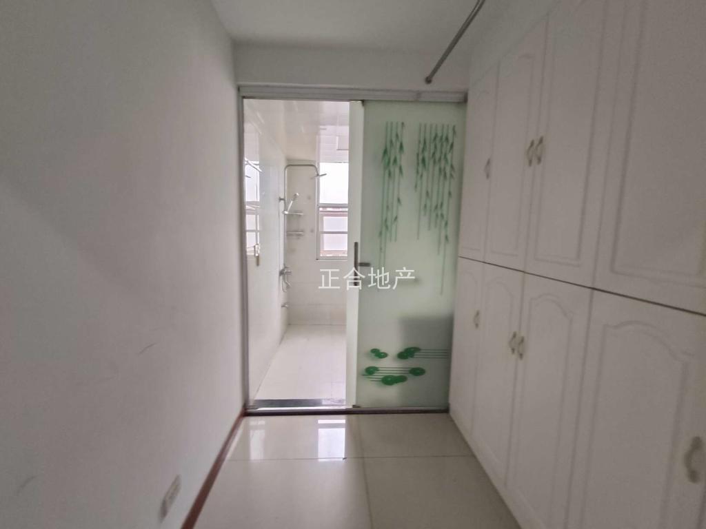 房东诚心出售，城南，元泰未来城A，精装三房，单价4800，速度捡漏