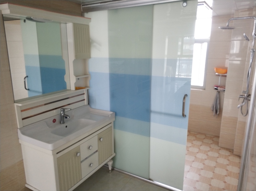 福星城边户精装三房，满五weiyi，小区环境好，拎包入住