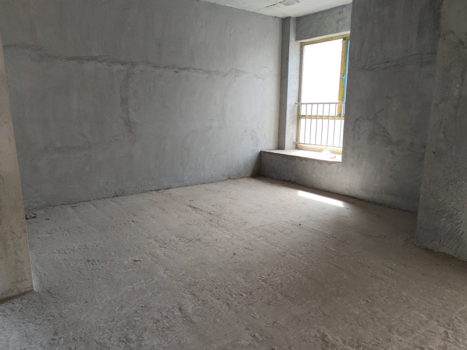 新城壹号五期稀有大三房带空中花园，东边户