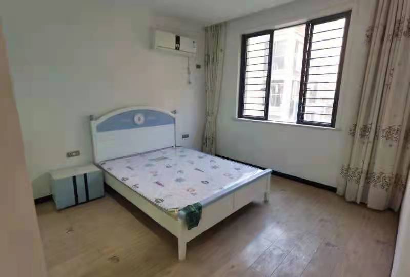 绿地华庭精装三房好楼层好户型诚意出售