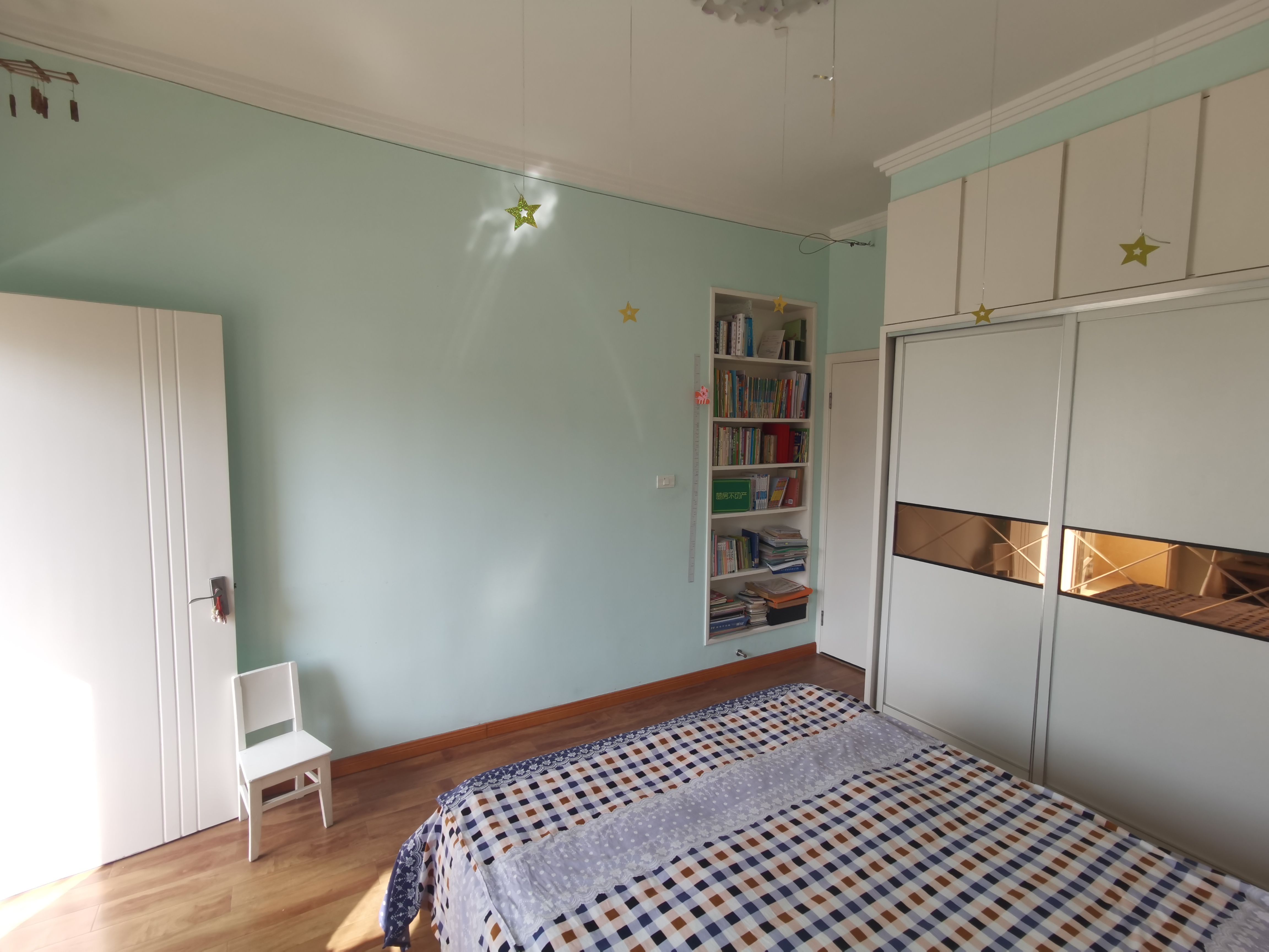 交通路实验小XUE对面全新装修拎包即住看房方便