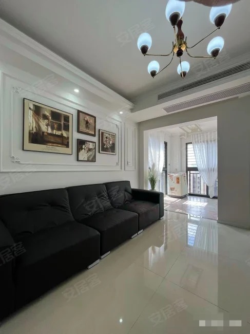 城南，元泰未来城A区，电梯20楼，精装三房两卫，成色新，拎包入住