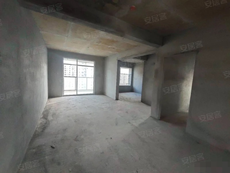 急售，城南，蓝天白云，电梯好楼层，带车位，捡漏