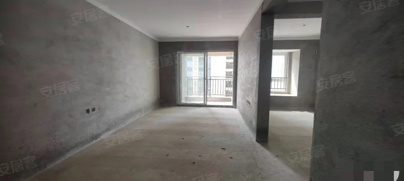 ？亏本出，城南，金科御府，单价3800，好楼层 ，带地下车位 ，证件满二 ，捡漏，