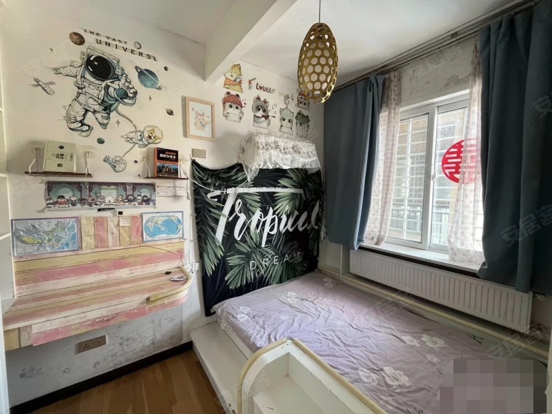 商城旁，圣淘沙精装四房，单价4000全屋暖气片，江景电梯房