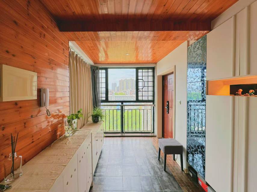 从幼儿园到高中，臣臣铂域2室2厅