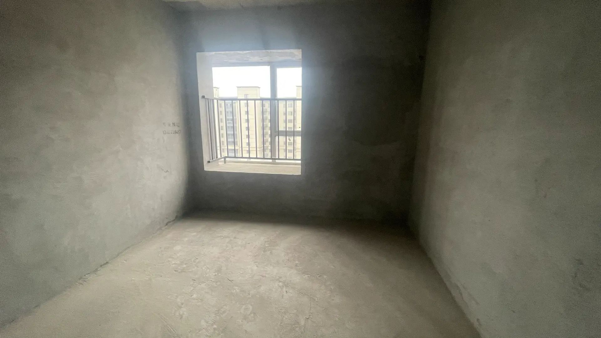 诚心出售，城南，蓝天白云，东边户，湖景房，单价5800，捡漏