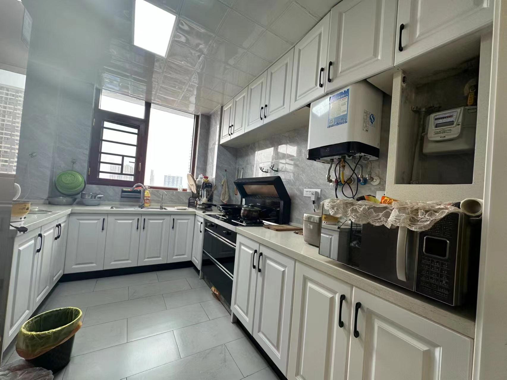 宏运名居.商城附近精装三房复式.证件满二