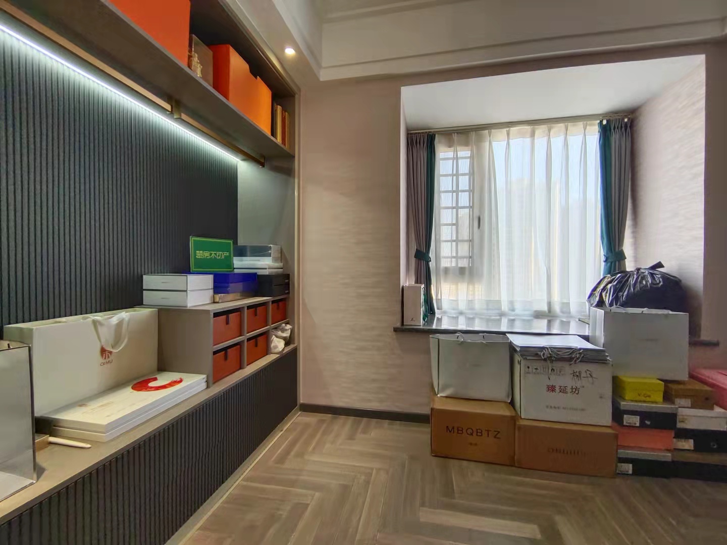 森林国际嚎装楼层好采光棒上学方便，看房方便