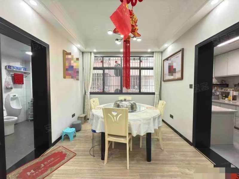 264.，车站附近，复州花园旁，精装三房，好楼层步梯2楼，9.9成新，有证！