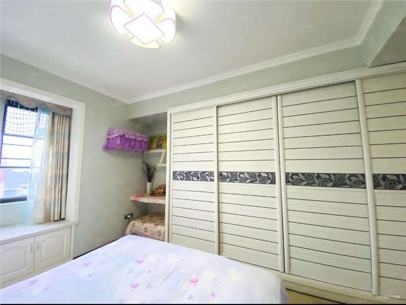 城西红树湾，精装大三房，满二，诚心出售，东边户