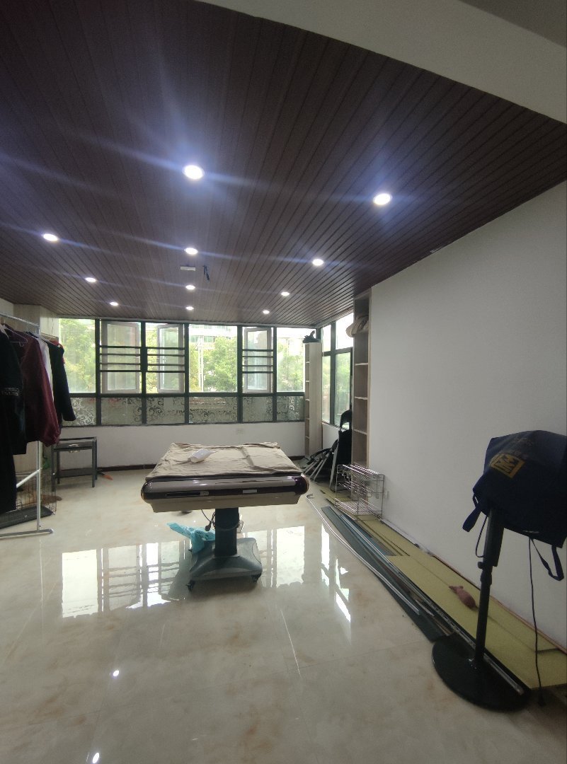 复州花园附近，ju臣铂域，电梯精装三房，带露台，看中能谈，实验2小老3中