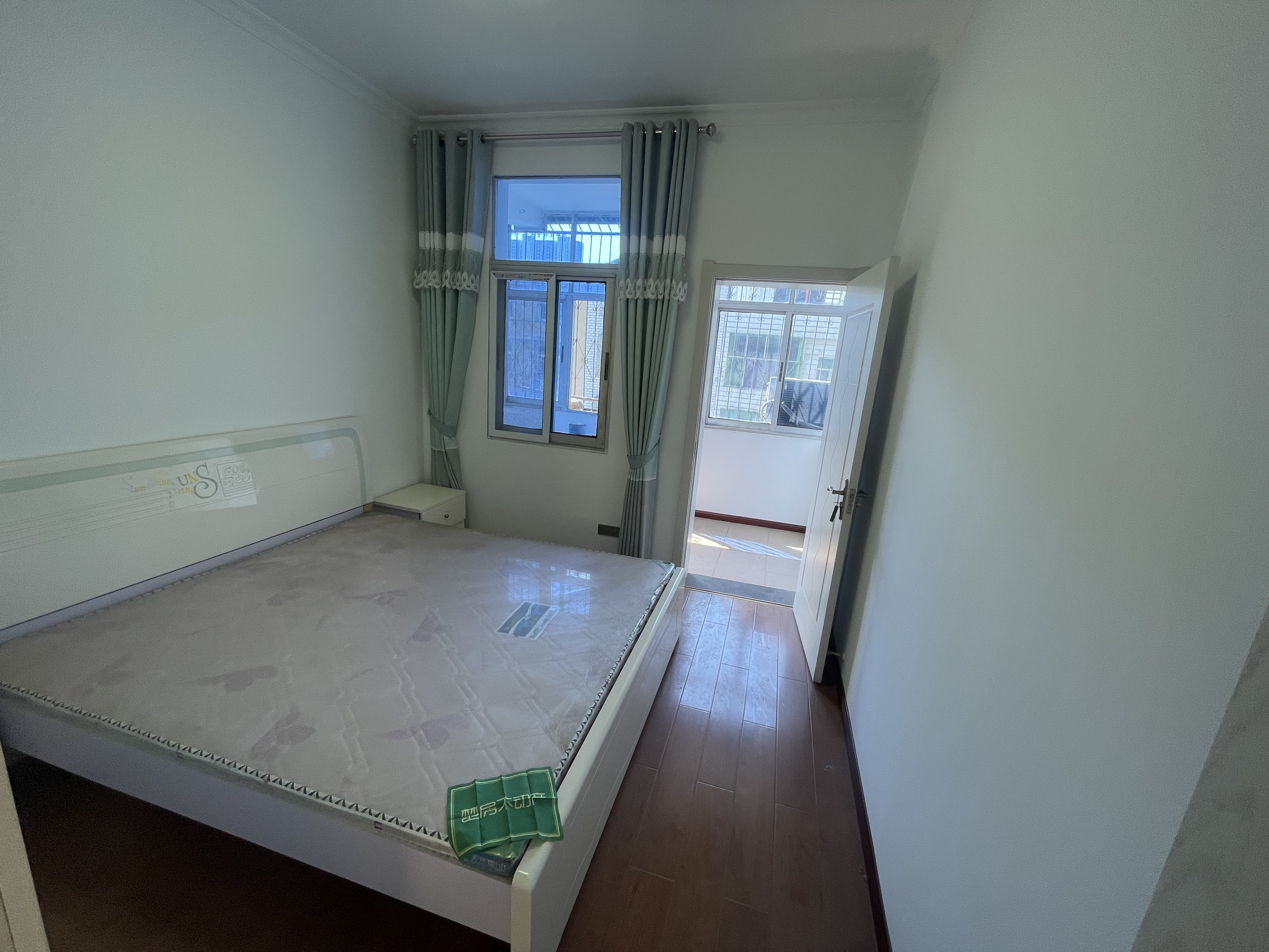 农委宿舍四房武商对面步梯好楼层新装修采光好小区院子大好停车