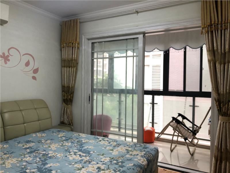 城南新三中旁精装电梯房拎包即住 就在家门口