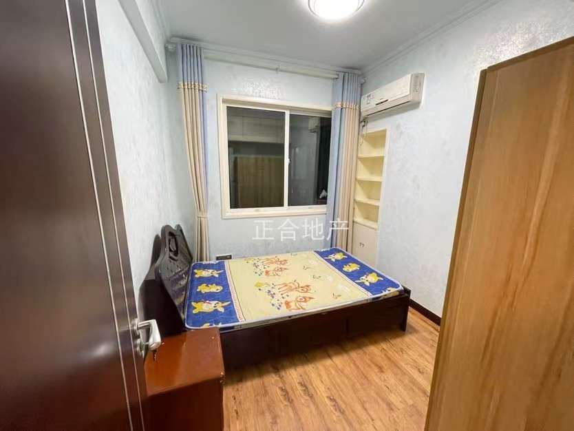 新妇幼对面，世纪雅园，精装三房，满五，优质好房，家具家电齐全