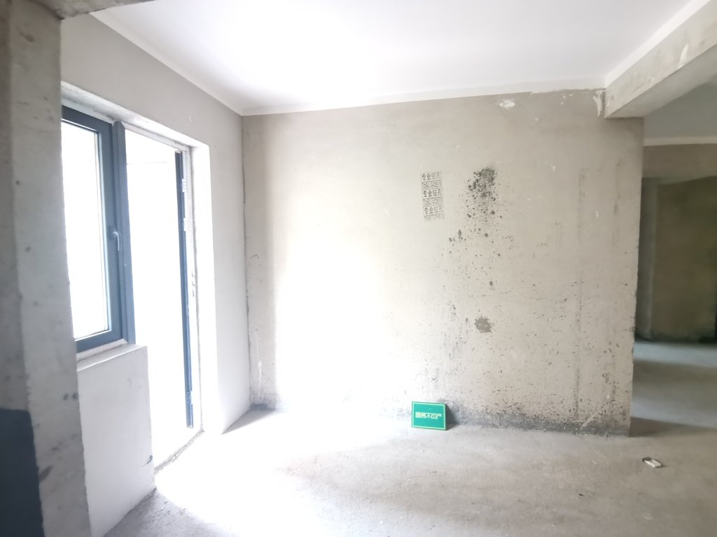 森林国际翡冷翠毛坯大三房二中旁学府好房南北通透边户房东外地置业诚心卖 看房